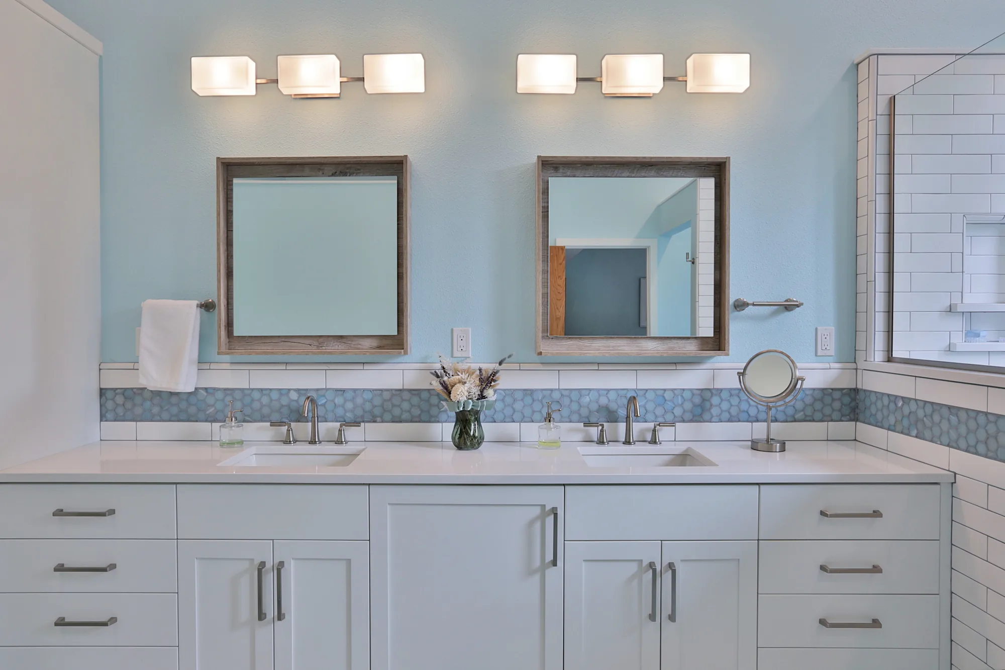 Canyon Drive Bathroom Remodel — Bathroom remodel in Portland, OR (photo 3)